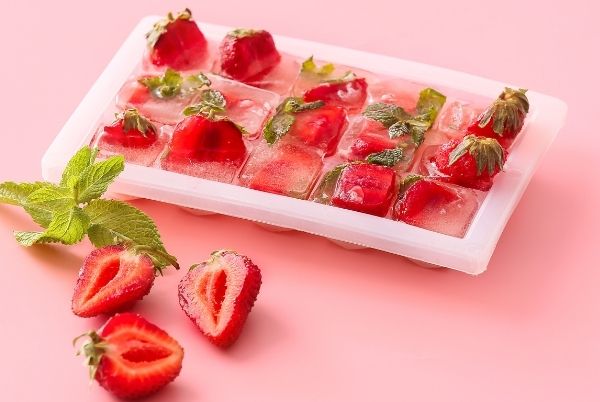 Sucettes glacées aux fruits