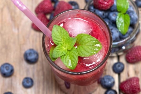 Jus de fruits rouges et pommes